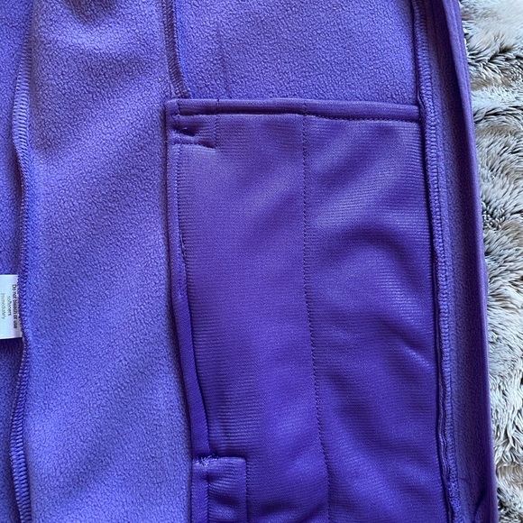 Devon & Jones Fleece Ladies Vest Medium Purple Embroidery Floral Accent Pockets - Picture 6 of 11